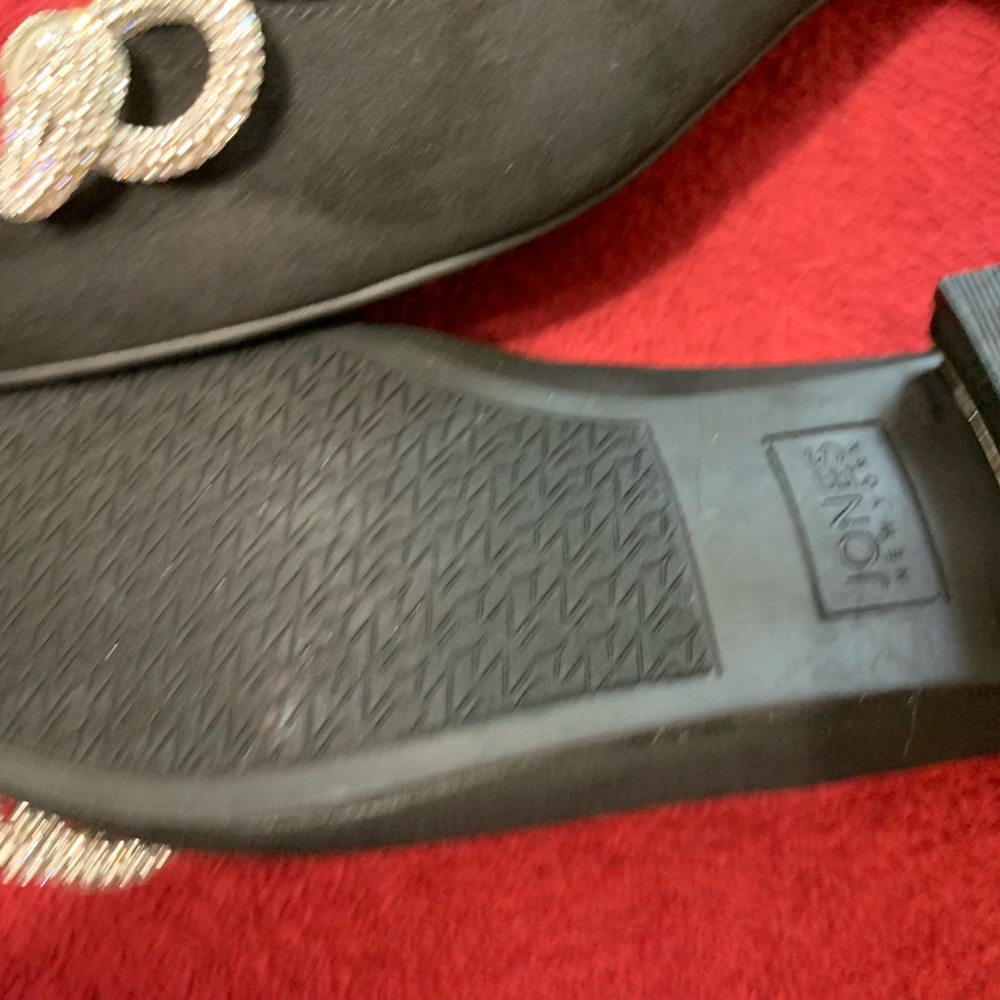Slippers - Picture 2 of 7
